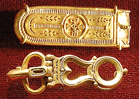 Awarische Gürtelschnallen aus dem 7. Jahrhundert